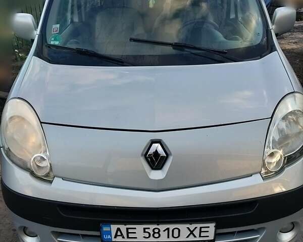 Серый Рено Кенгу, объемом двигателя 1.46 л и пробегом 295 тыс. км за 6300 $, фото 3 на Automoto.ua