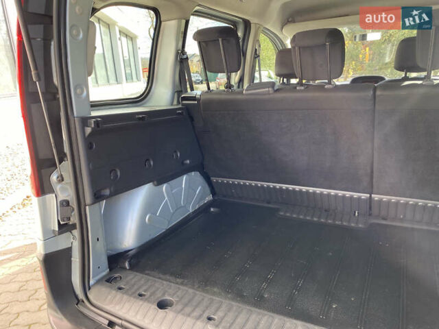 Рено Кєнгу 2011 у Івано-Франківську на Automoto.ua Сірий Рено Кєнгу, об'ємом двигуна 1.46 л та пробігом 250 тис. км за 7999 $, фото 54 на Automoto.ua