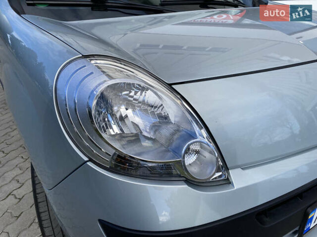 Рено Кєнгу 2011 у Івано-Франківську на Automoto.ua Сірий Рено Кєнгу, об'ємом двигуна 1.46 л та пробігом 250 тис. км за 7999 $, фото 20 на Automoto.ua