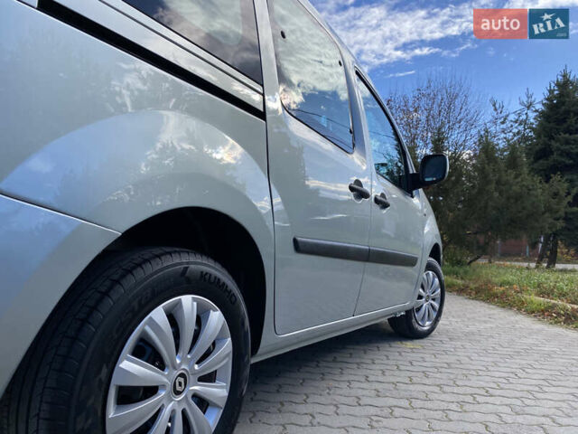 Рено Кєнгу 2011 у Івано-Франківську на Automoto.ua Сірий Рено Кєнгу, об'ємом двигуна 1.46 л та пробігом 250 тис. км за 7999 $, фото 22 на Automoto.ua