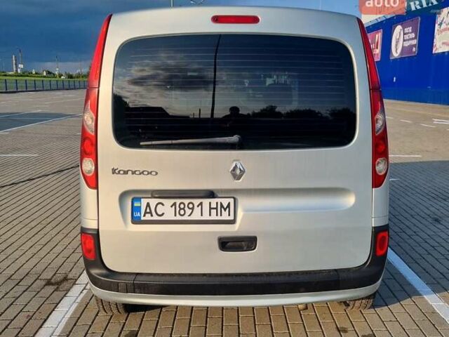 Рено Кенгу 2011 в Луцке на Automoto.ua Серый Рено Кенгу, объемом двигателя 1.46 л и пробегом 190 тыс. км за 7500 $, фото 2 на Automoto.ua