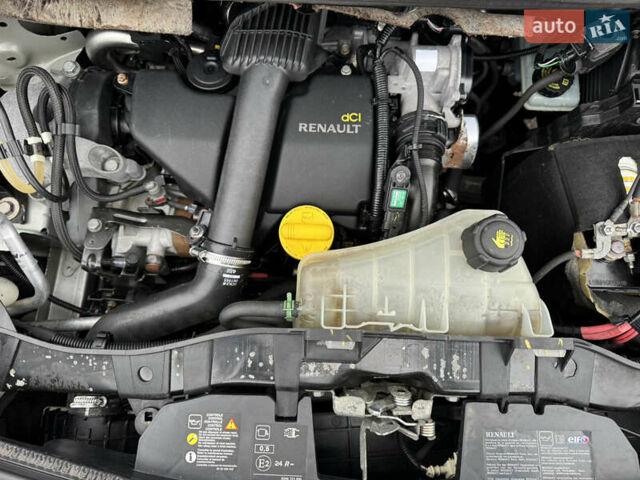 Сірий Рено Кєнгу, об'ємом двигуна 1.5 л та пробігом 227 тис. км за 9500 $, фото 72 на Automoto.ua
