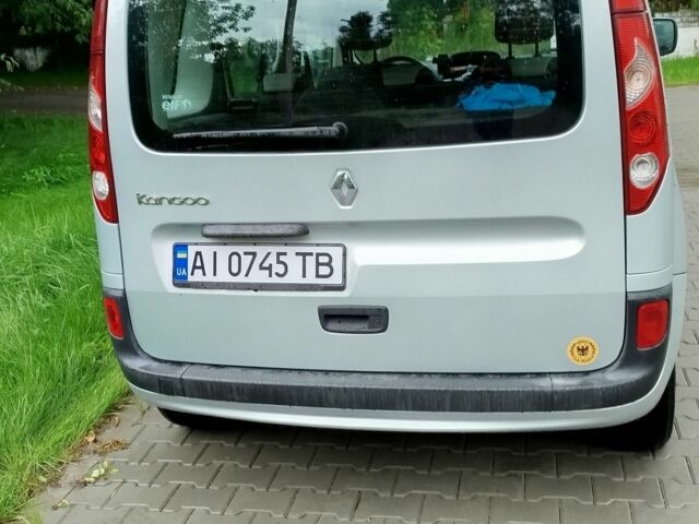Рено Кенгу 2012 в Броварах на Automoto.ua Серый Рено Кенгу, объемом двигателя 1.6 л и пробегом 230 тыс. км за 9500 $, фото 1 на Automoto.ua