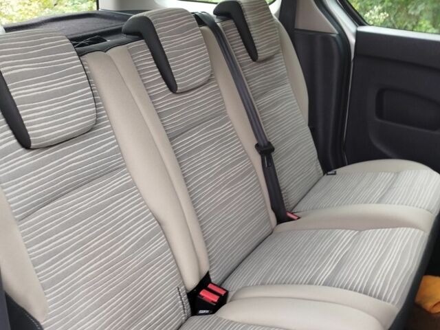 Рено Кенгу 2012 в Броварах на Automoto.ua Серый Рено Кенгу, объемом двигателя 1.6 л и пробегом 230 тыс. км за 9500 $, фото 4 на Automoto.ua