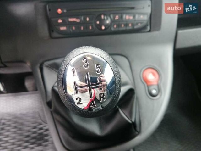 Сірий Рено Кєнгу, об'ємом двигуна 1.5 л та пробігом 219 тис. км за 8750 $, фото 26 на Automoto.ua