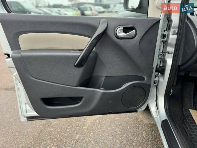 Сірий Рено Кєнгу, об'ємом двигуна 1.5 л та пробігом 227 тис. км за 9500 $, фото 60 на Automoto.ua