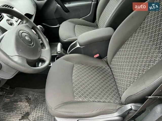 Серый Рено Кенгу, объемом двигателя 1.5 л и пробегом 288 тыс. км за 8200 $, фото 11 на Automoto.ua