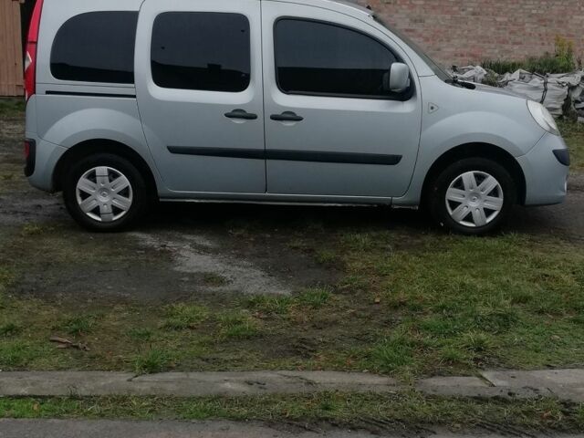 Серый Рено Кенгу, объемом двигателя 0 л и пробегом 330 тыс. км за 7900 $, фото 6 на Automoto.ua