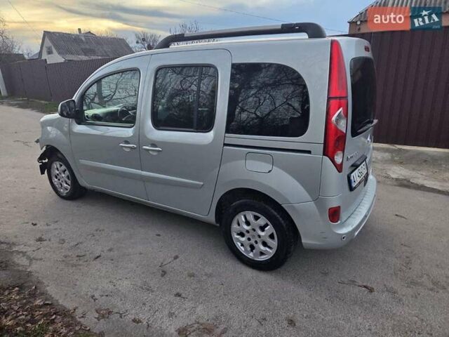 Серый Рено Кенгу, объемом двигателя 1.6 л и пробегом 120 тыс. км за 3900 $, фото 9 на Automoto.ua