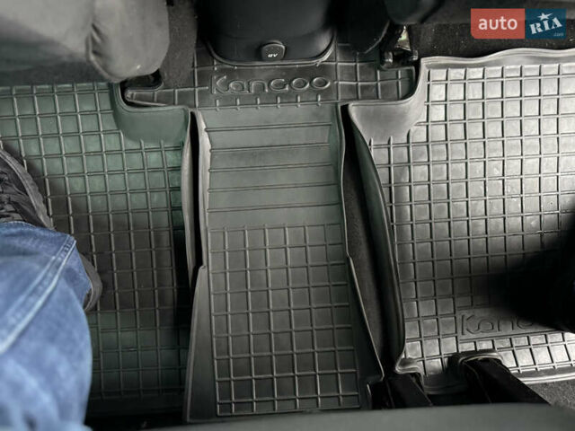 Сірий Рено Кєнгу, об'ємом двигуна 1.5 л та пробігом 227 тис. км за 9500 $, фото 50 на Automoto.ua