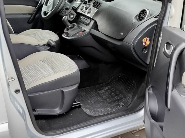 Рено Кенгу 2012 в Броварах на Automoto.ua Серый Рено Кенгу, объемом двигателя 1.6 л и пробегом 230 тыс. км за 9500 $, фото 5 на Automoto.ua