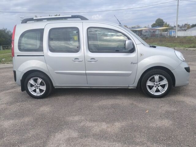 Сірий Рено Кєнгу, об'ємом двигуна 1.5 л та пробігом 203 тис. км за 8850 $, фото 5 на Automoto.ua