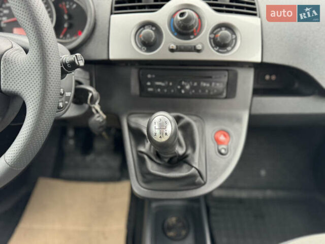 Сірий Рено Кєнгу, об'ємом двигуна 1.5 л та пробігом 227 тис. км за 9500 $, фото 37 на Automoto.ua