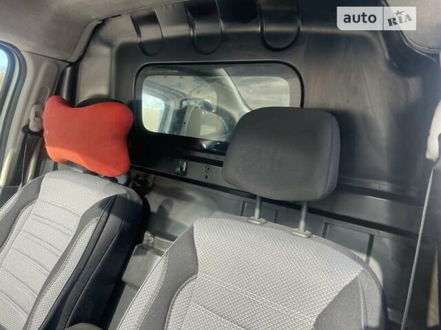 Сірий Рено Кєнгу, об'ємом двигуна 1.46 л та пробігом 375 тис. км за 5100 $, фото 9 на Automoto.ua