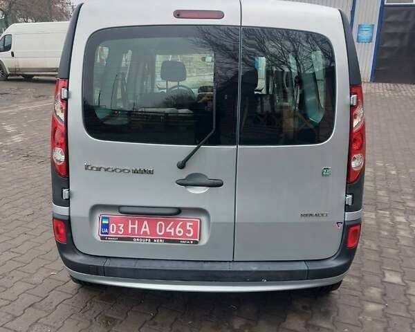 Серый Рено Кенгу, объемом двигателя 0 л и пробегом 27 тыс. км за 5900 $, фото 7 на Automoto.ua
