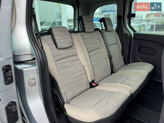 Сірий Рено Кєнгу, об'ємом двигуна 1.5 л та пробігом 227 тис. км за 9500 $, фото 29 на Automoto.ua