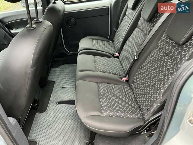 Серый Рено Кенгу, объемом двигателя 1.5 л и пробегом 288 тыс. км за 8200 $, фото 12 на Automoto.ua