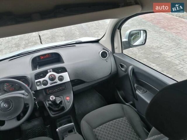 Сірий Рено Кєнгу, об'ємом двигуна 1.5 л та пробігом 219 тис. км за 8750 $, фото 42 на Automoto.ua