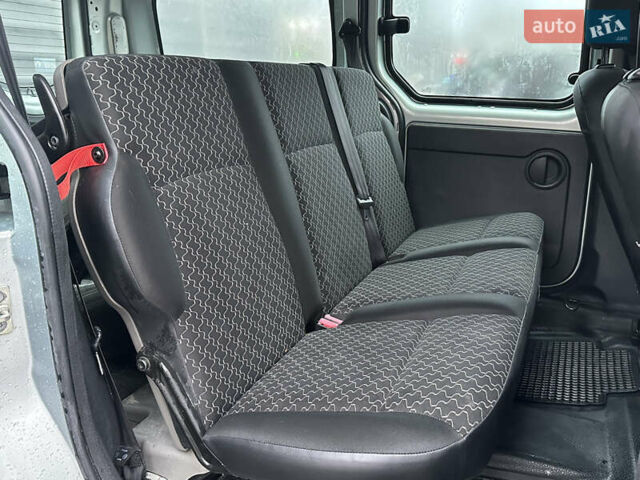 Серый Рено Кенгу, объемом двигателя 0 л и пробегом 280 тыс. км за 7600 $, фото 8 на Automoto.ua