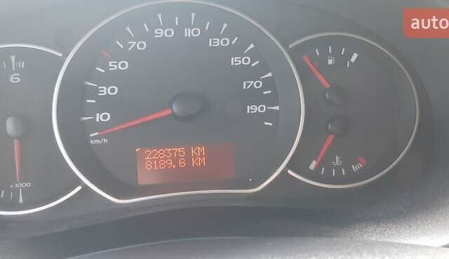 Рено Кєнгу 2012 у Кролевце на Automoto.ua Сірий Рено Кєнгу, об'ємом двигуна 1.5 л та пробігом 228 тис. км за 8500 $, фото 4 на Automoto.ua