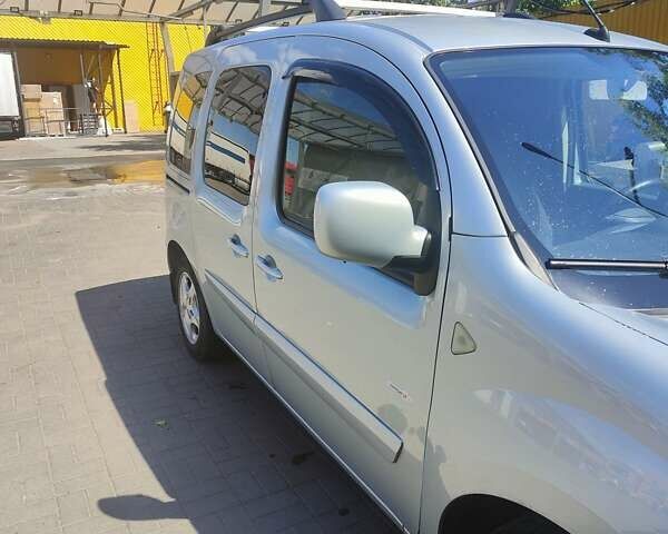 Серый Рено Кенгу, объемом двигателя 1.46 л и пробегом 290 тыс. км за 8700 $, фото 9 на Automoto.ua