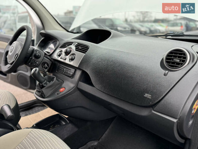 Сірий Рено Кєнгу, об'ємом двигуна 1.5 л та пробігом 227 тис. км за 9500 $, фото 78 на Automoto.ua