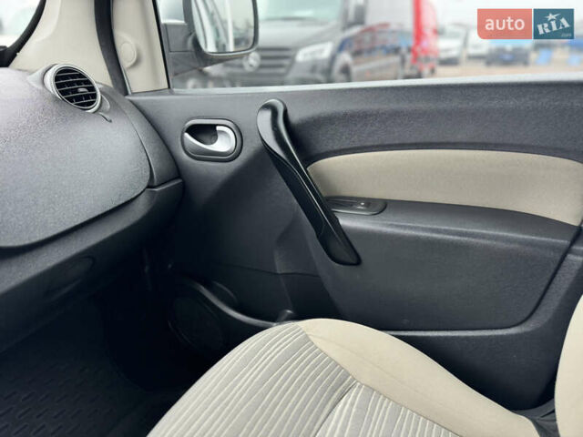 Сірий Рено Кєнгу, об'ємом двигуна 1.5 л та пробігом 227 тис. км за 9500 $, фото 49 на Automoto.ua