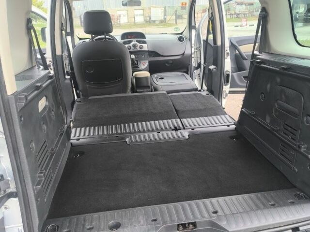 Сірий Рено Кєнгу, об'ємом двигуна 1.5 л та пробігом 203 тис. км за 8850 $, фото 7 на Automoto.ua