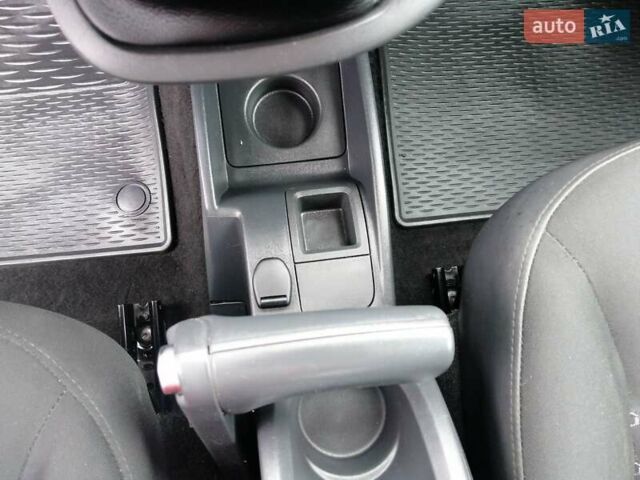 Сірий Рено Кєнгу, об'ємом двигуна 1.5 л та пробігом 219 тис. км за 8750 $, фото 27 на Automoto.ua