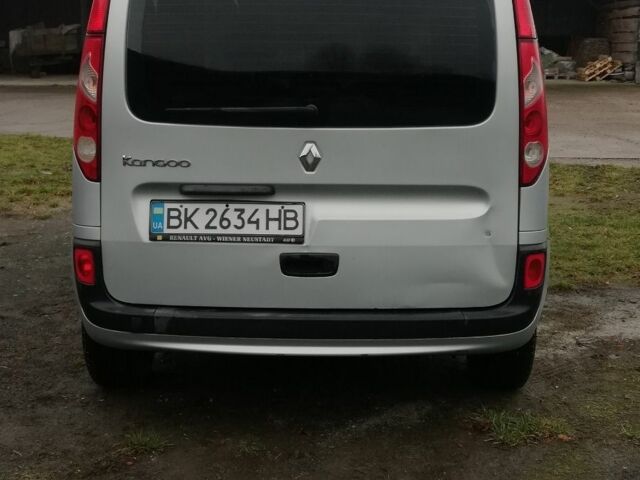 Серый Рено Кенгу, объемом двигателя 0 л и пробегом 330 тыс. км за 7900 $, фото 4 на Automoto.ua