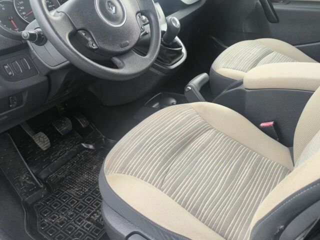 Сірий Рено Кєнгу, об'ємом двигуна 1.5 л та пробігом 203 тис. км за 8850 $, фото 6 на Automoto.ua