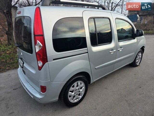 Серый Рено Кенгу, объемом двигателя 1.6 л и пробегом 120 тыс. км за 3900 $, фото 5 на Automoto.ua