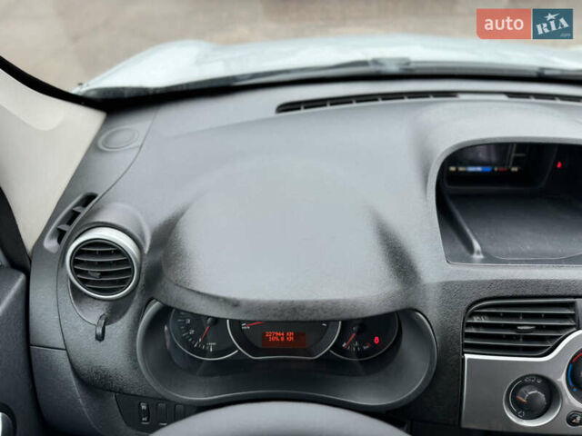 Сірий Рено Кєнгу, об'ємом двигуна 1.5 л та пробігом 227 тис. км за 9500 $, фото 47 на Automoto.ua