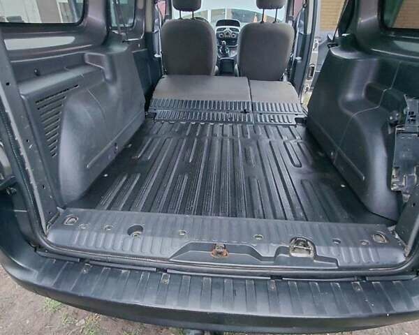 Серый Рено Кенгу, объемом двигателя 1.5 л и пробегом 240 тыс. км за 10300 $, фото 9 на Automoto.ua