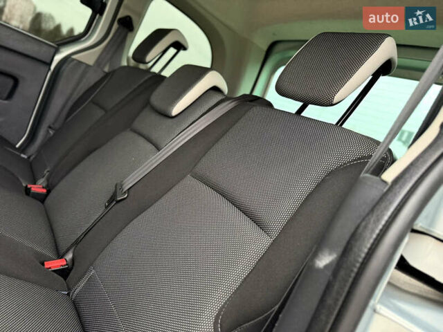 Сірий Рено Кєнгу, об'ємом двигуна 1.6 л та пробігом 172 тис. км за 7700 $, фото 79 на Automoto.ua