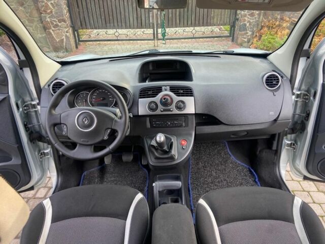 Серый Рено Кенгу, объемом двигателя 0 л и пробегом 268 тыс. км за 7950 $, фото 7 на Automoto.ua