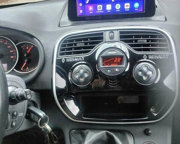 Серый Рено Кенгу, объемом двигателя 1.5 л и пробегом 222 тыс. км за 10500 $, фото 16 на Automoto.ua