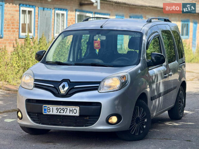 Серый Рено Кенгу, объемом двигателя 1.46 л и пробегом 297 тыс. км за 8600 $, фото 3 на Automoto.ua