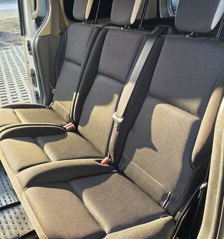 Серый Рено Кенгу, объемом двигателя 1.46 л и пробегом 180 тыс. км за 12500 $, фото 10 на Automoto.ua