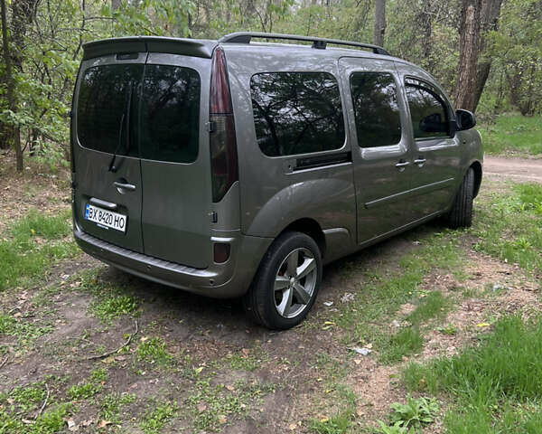Серый Рено Кенгу, объемом двигателя 1.46 л и пробегом 256 тыс. км за 12300 $, фото 9 на Automoto.ua