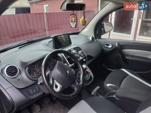 Серый Рено Кенгу, объемом двигателя 1.5 л и пробегом 222 тыс. км за 10500 $, фото 1 на Automoto.ua