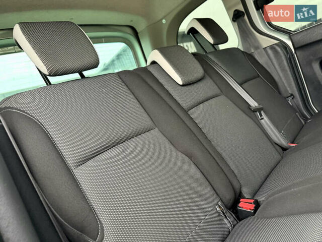 Сірий Рено Кєнгу, об'ємом двигуна 1.6 л та пробігом 172 тис. км за 7700 $, фото 94 на Automoto.ua