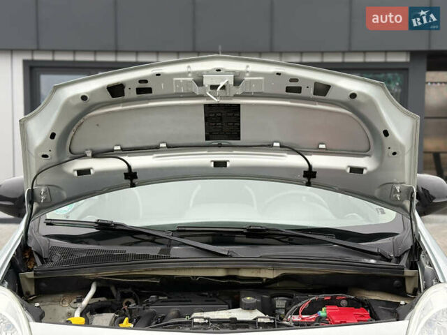 Сірий Рено Кєнгу, об'ємом двигуна 1.6 л та пробігом 172 тис. км за 7700 $, фото 33 на Automoto.ua