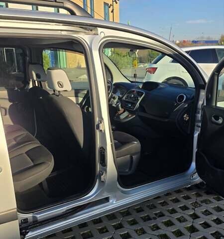 Серый Рено Кенгу, объемом двигателя 1.46 л и пробегом 180 тыс. км за 12500 $, фото 5 на Automoto.ua