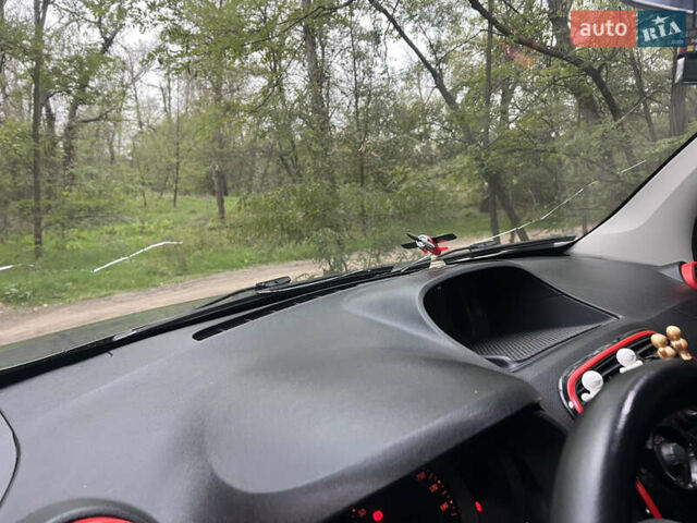 Серый Рено Кенгу, объемом двигателя 1.46 л и пробегом 256 тыс. км за 12300 $, фото 26 на Automoto.ua