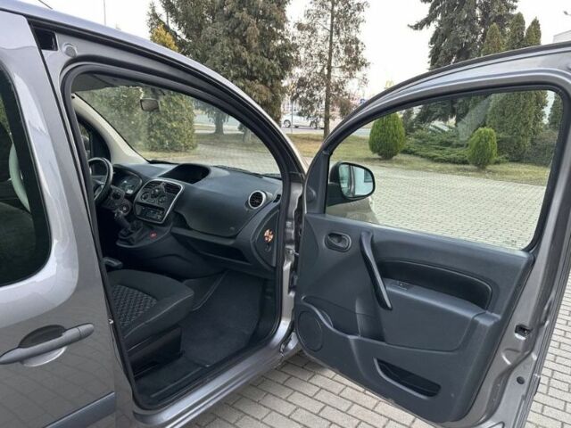 Сірий Рено Кєнгу, об'ємом двигуна 1.5 л та пробігом 218 тис. км за 6250 $, фото 20 на Automoto.ua