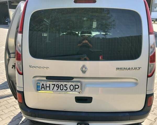 Рено Кенгу 2013 в Львове на Automoto.ua Серый Рено Кенгу, объемом двигателя 1.46 л и пробегом 341 тыс. км за 7200 $, фото 1 на Automoto.ua