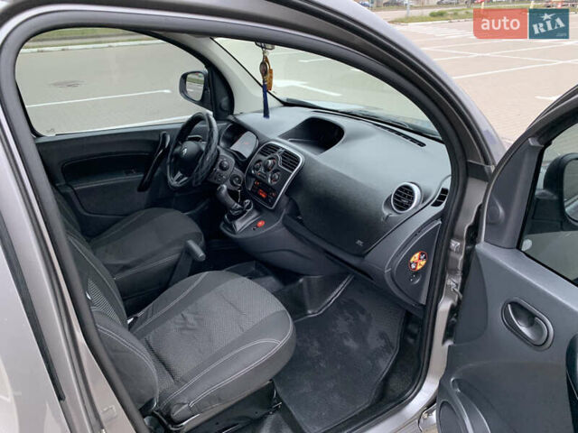 Серый Рено Кенгу, объемом двигателя 1.5 л и пробегом 308 тыс. км за 7999 $, фото 12 на Automoto.ua
