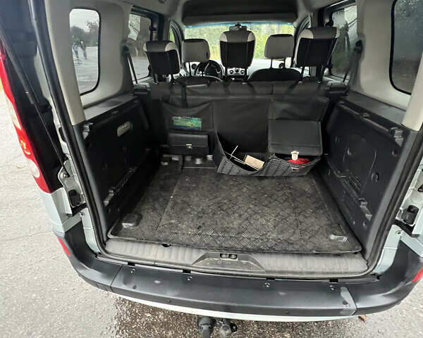 Серый Рено Кенгу, объемом двигателя 1.46 л и пробегом 160 тыс. км за 7500 $, фото 6 на Automoto.ua