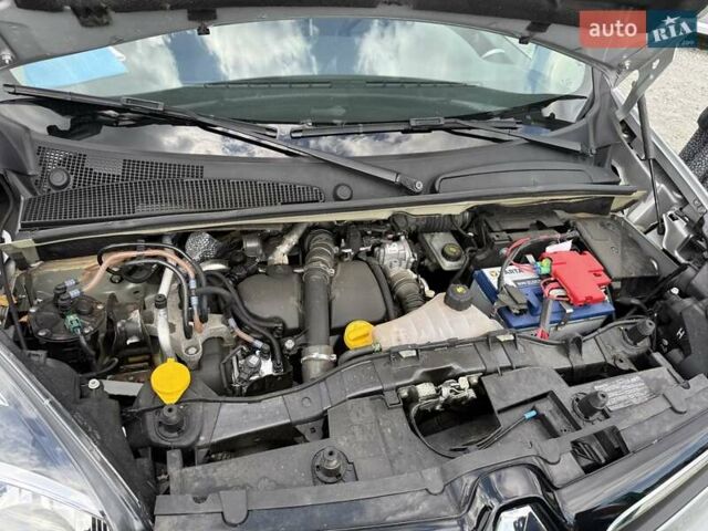 Серый Рено Кенгу, объемом двигателя 1.46 л и пробегом 110 тыс. км за 11500 $, фото 2 на Automoto.ua